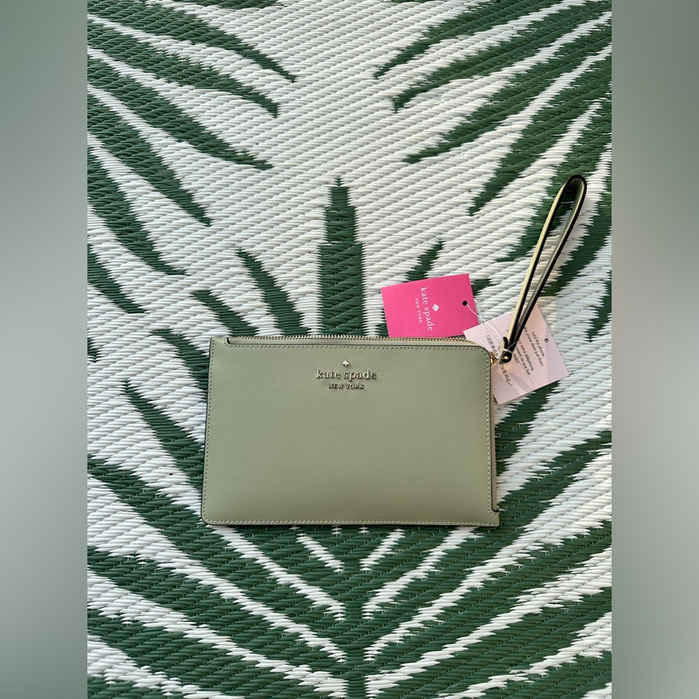 Kate Spade Staci Medium L Zip Wristlet